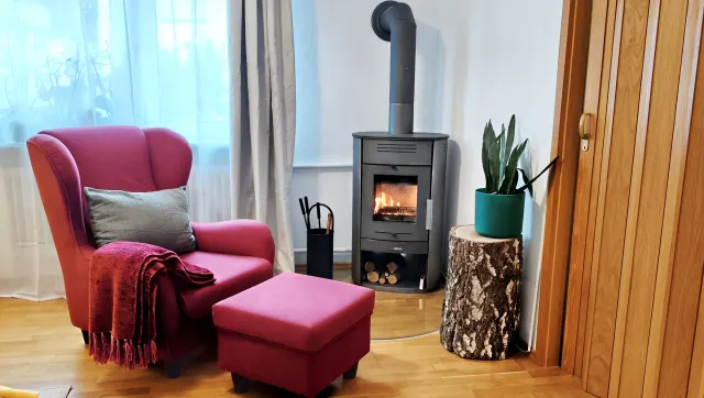 BookNoFees: Stylish apartment with fireplace – Bensheim