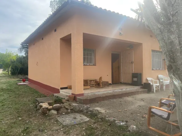 BookNoFees vacation rental in Horta De Sant Joan – Quiet guest house with a garden and a fireplace