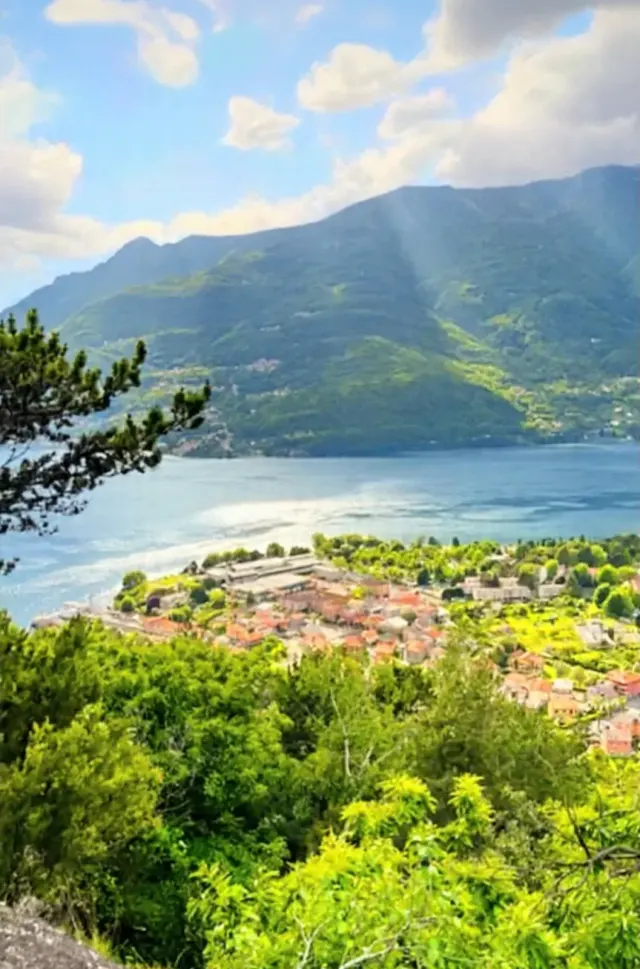 BookNoFees: LAKE COMO, Dervio – DERVIO
