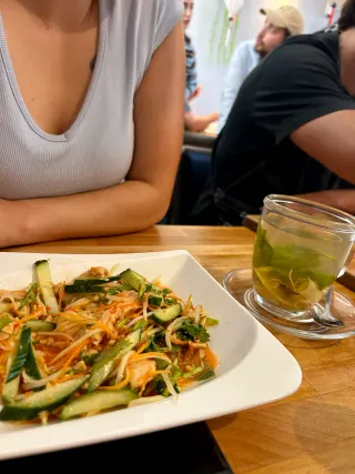 Snack bar – BookNoFees: photo from Valentina Pfenning's review of Good morning Vietnam