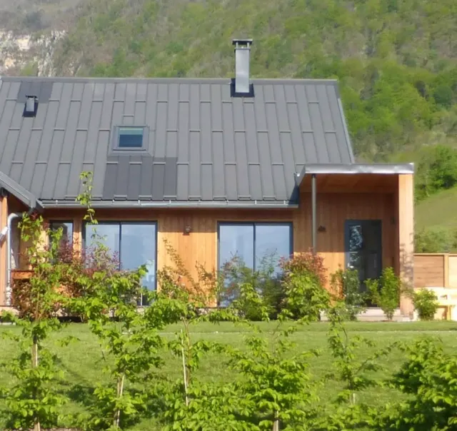 BookNoFees vacation rental in St Pierre D'albigny – Spacious vacation rental—pool and mountain views in Savoie, sleeps 7