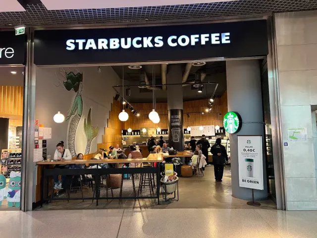 BookNoFees: Starbucks, Lisbon