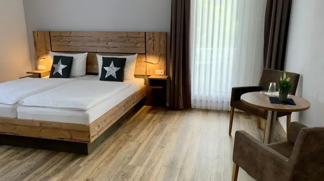 BookNoFees: Restoran – Hotel Zeppenfeld – Wenden – Hotel Zeppenfeld, foto 2