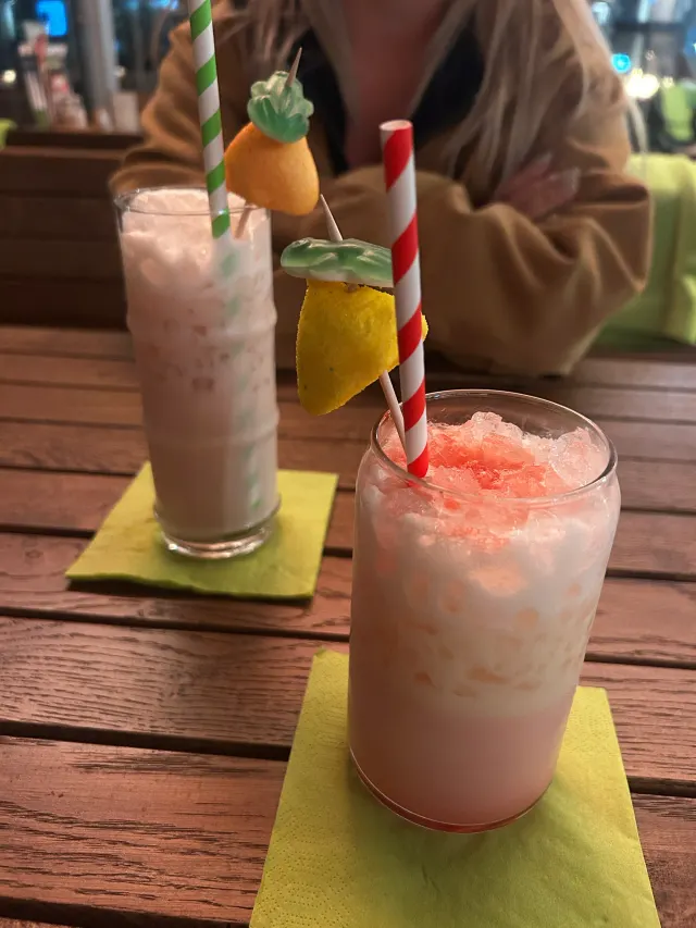 BookNoFees: Restoran – R-Café Möhnesee – Möhnesee-Delecke – R-Café Möhnesee, foto 2