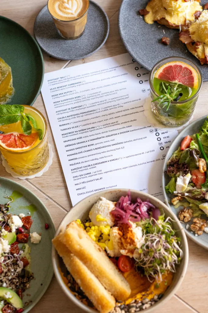 BookNoFees: Kafe – Bistro Monk – Prague – Bistro Monk, foto 1