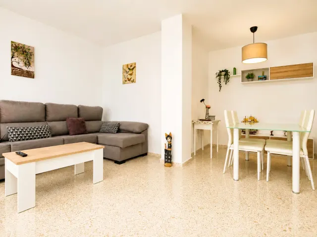 BookNoFees: Apartmen Pusat yang Luas dengan Daftar Masuk Sendiri dan Pemandangan Taman – Jerez De La Frontera