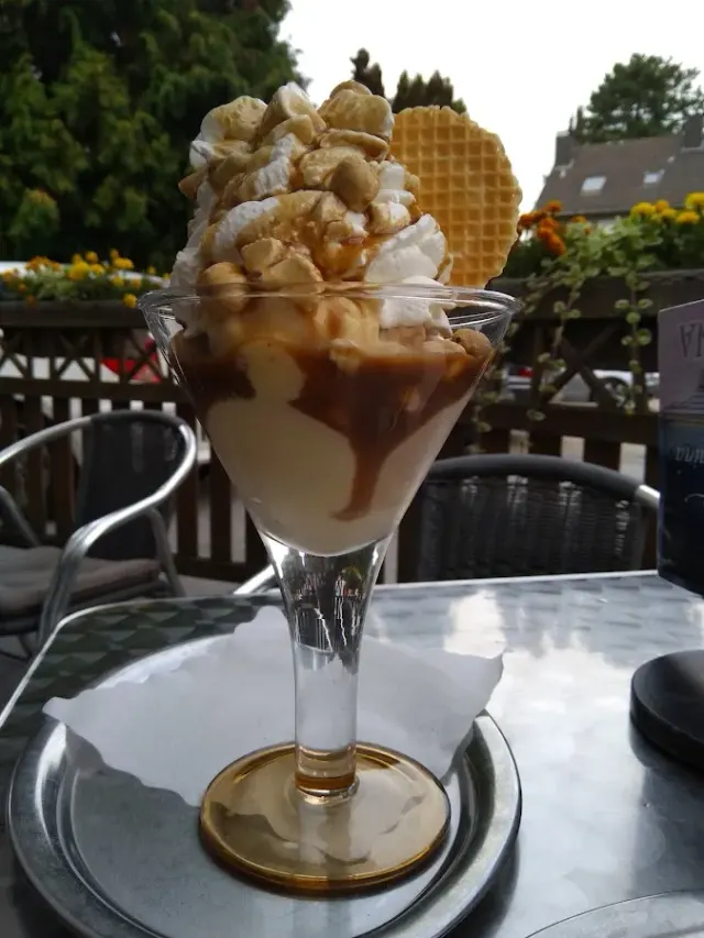 BookNoFees: Eiscafe La Tomina, Witten