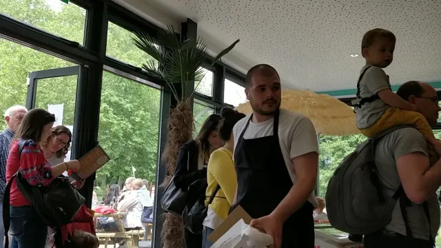 BookNoFees: Kafe – Brown And Green Life – London – Kehidupan Coklat dan Hijau, foto 3