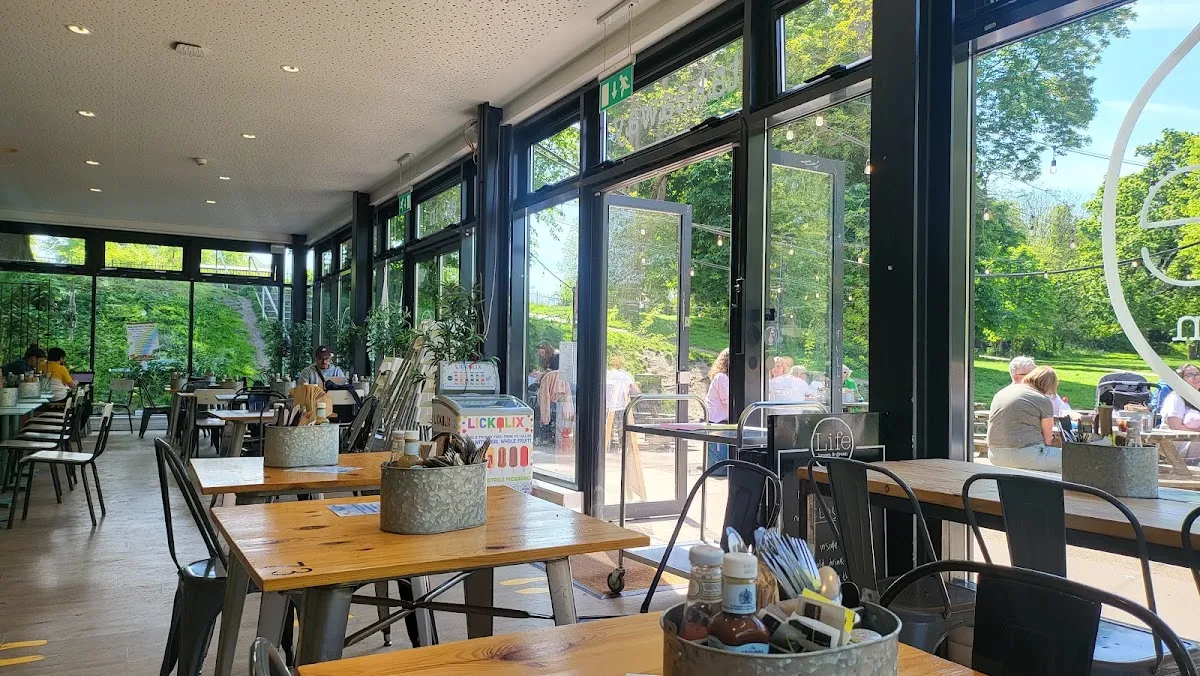 BookNoFees: Kafe – Brown And Green Life – London – Kehidupan Coklat dan Hijau, foto 1