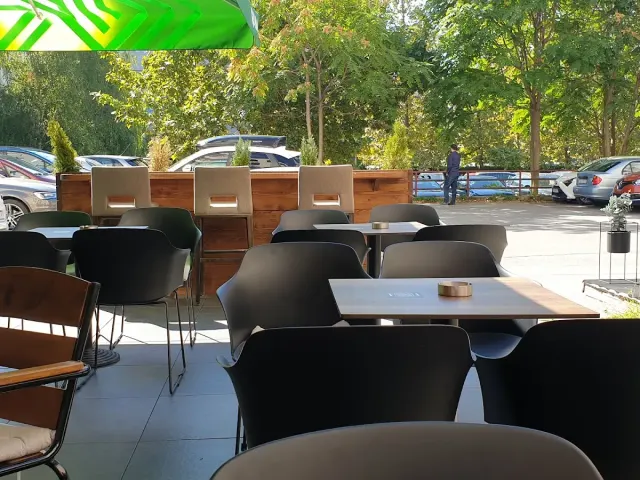 BookNoFees: Kafe – Brown bar – Zagreb – Bar berwarna perang, foto 3