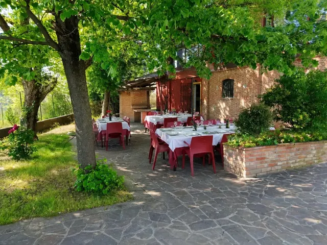 BookNoFees: Negrese Ziano Piacentino (Piacenza) – Ziano Piacentino (Piacenza)