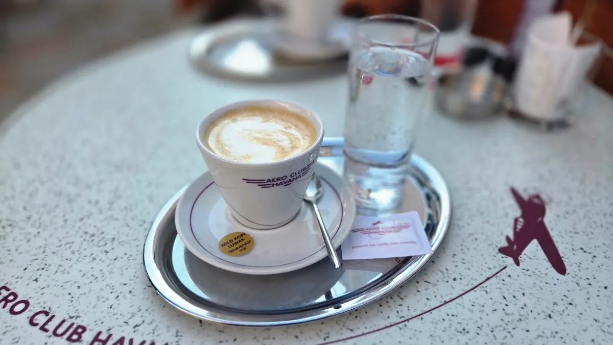 BookNoFees: Kafe – Aero Club Havana – Ljubljana – Aero Club Havana, foto 1