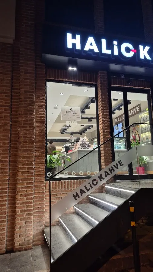 BookNoFees: Haliç Kahve, Istanbul