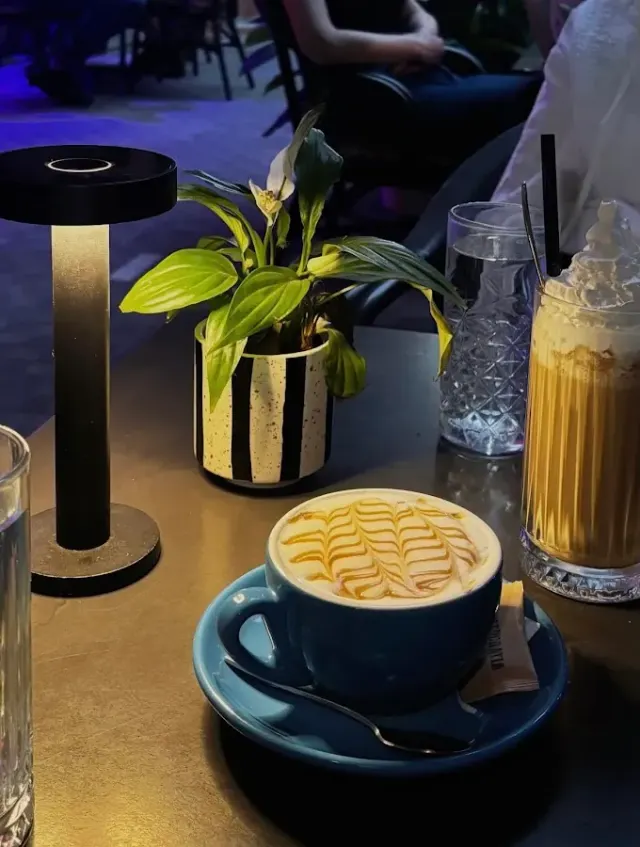 BookNoFees: Kafe – Baristocratia Coffee Society – Belgrade – Baristocratia Coffee Society, foto 2