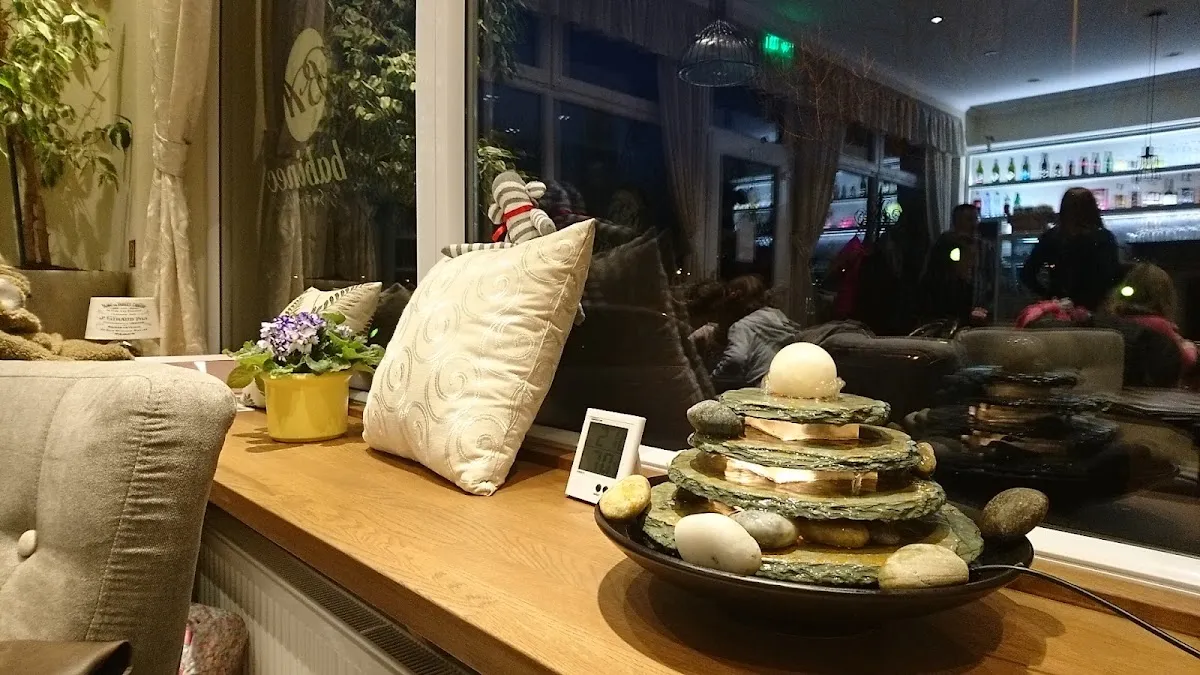 BookNoFees: Kafe – Babinec – Bratislava – Babinec, foto 1