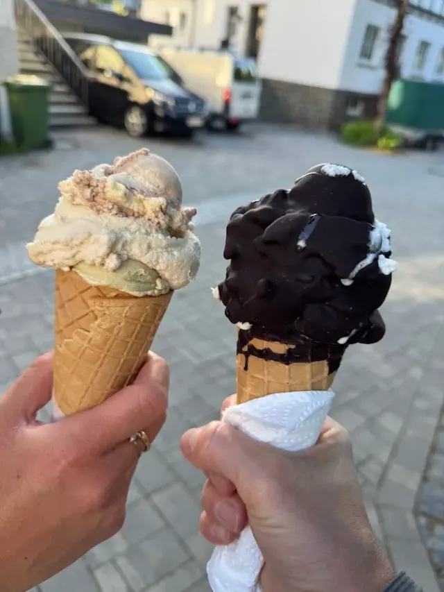 BookNoFees: Restoran – Eiscafé Dolomiti – Eslohe – Eiscafé Dolomiti, foto 3