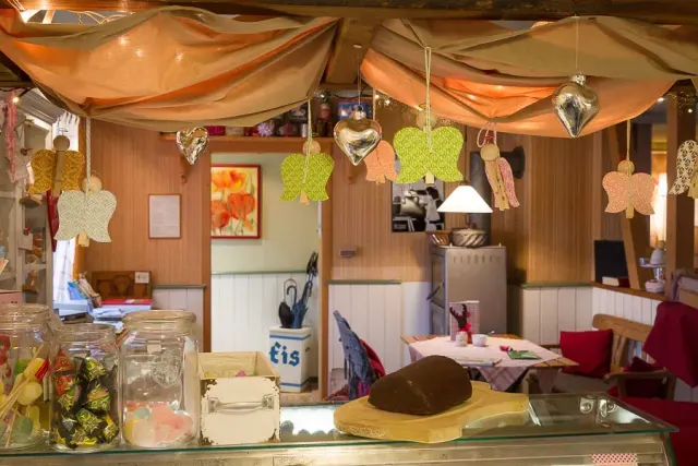 BookNoFees: Kedai roti – Café Backes – Schmallenberg – Café Backes, foto 3