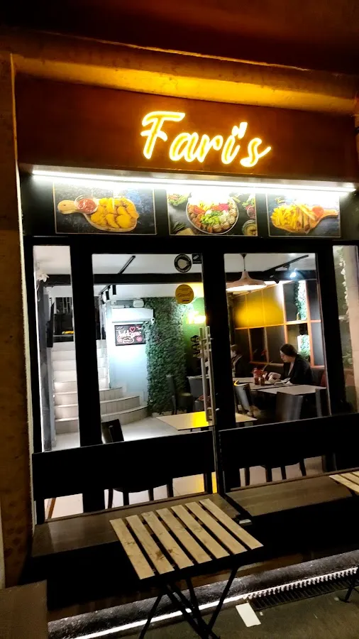BookNoFees: Kedai snek – Fari's Delice – Ljubljana – Fari's Delice, foto 3