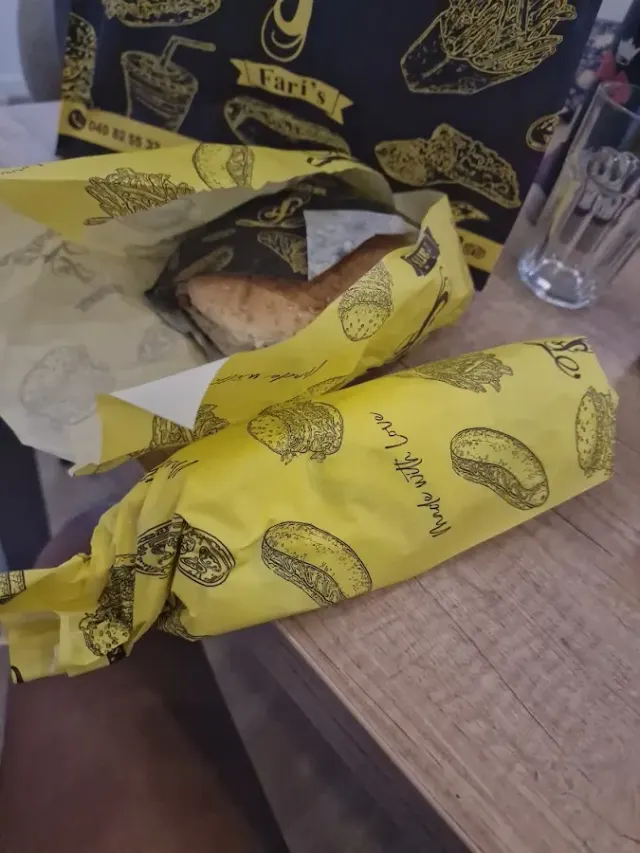 BookNoFees: Kedai snek – Fari's Delice – Ljubljana – Fari's Delice, foto 2