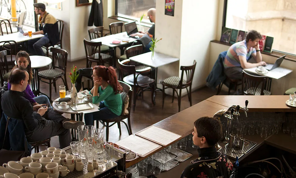 BookNoFees: Kafe – Három Holló – Budapest – Három Holló, foto 1