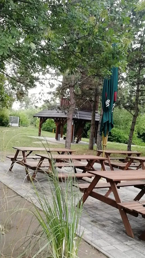 BookNoFees: Kedai snek – Bufet pri rozhľadni Bratislava – Bratislava – Bufet di Menara Tinjau Bratislava, foto 3