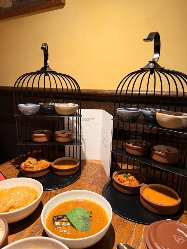BookNoFees: Restoran – Darjeeling Express – London – Darjeeling Express, foto 2