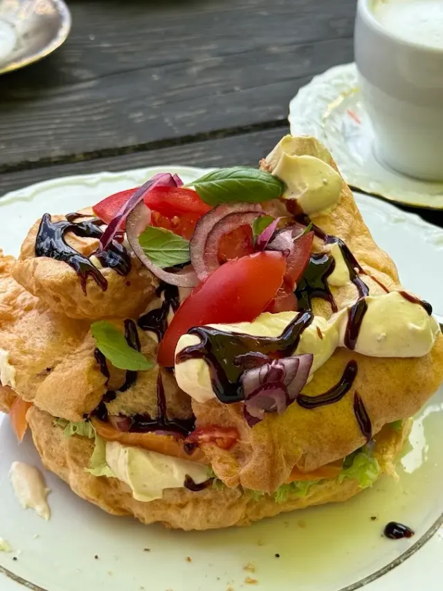 BookNoFees: Restoran – Café Zeit am Wasserrad – Schmallenberg – Café Zeit am Wasserrad, foto 2