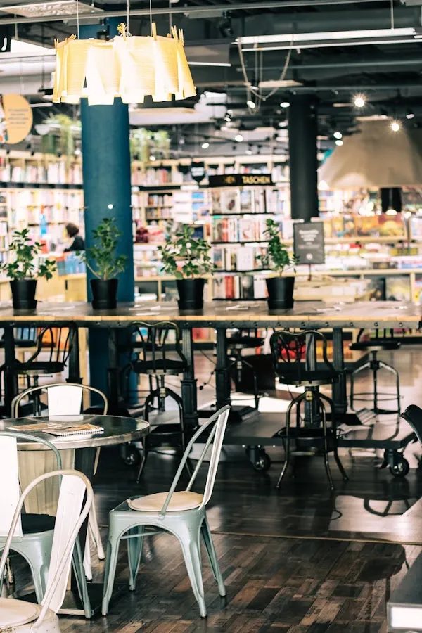 BookNoFees: Kafe – Foxford – Bratislava – Foxford, foto 1