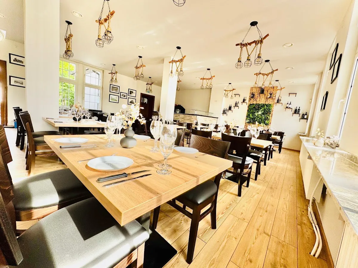 BookNoFees: Restoran – Kulturbahnhof – Halver – Kulturbahnhof, foto 1