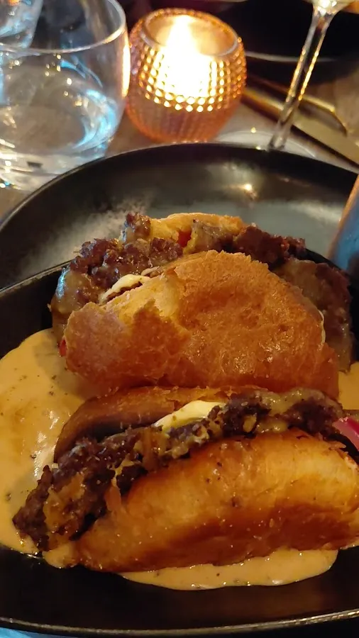 BookNoFees: Restoran – Burgers & Wine – Helsinki – Burgers & Wine, foto 2