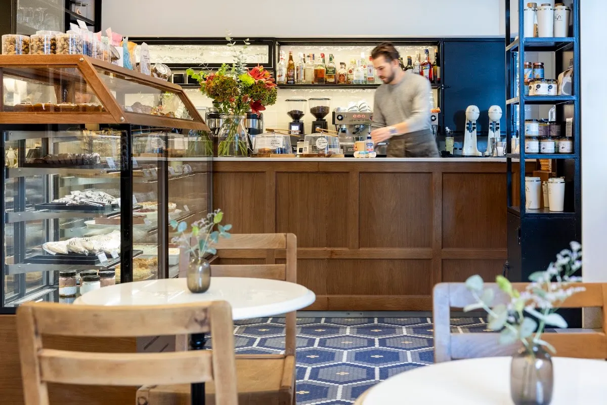 BookNoFees: Kafe – Ohh Boy – Athens – Aduhai, foto 1