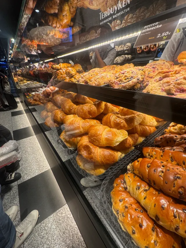 BookNoFees: Kedai roti – Terbuyken – Düsseldorf – Terbuyken, foto 2