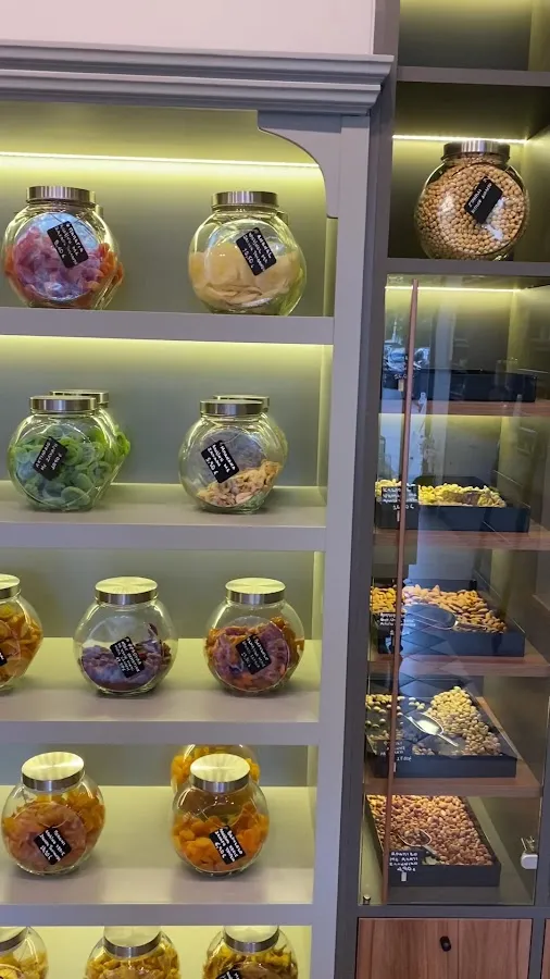 BookNoFees: Kafe – Cashew | Nuts, Chocolate, Coffee – Athens – Kacang Gajus | Kacang, Coklat, Kopi, foto 3
