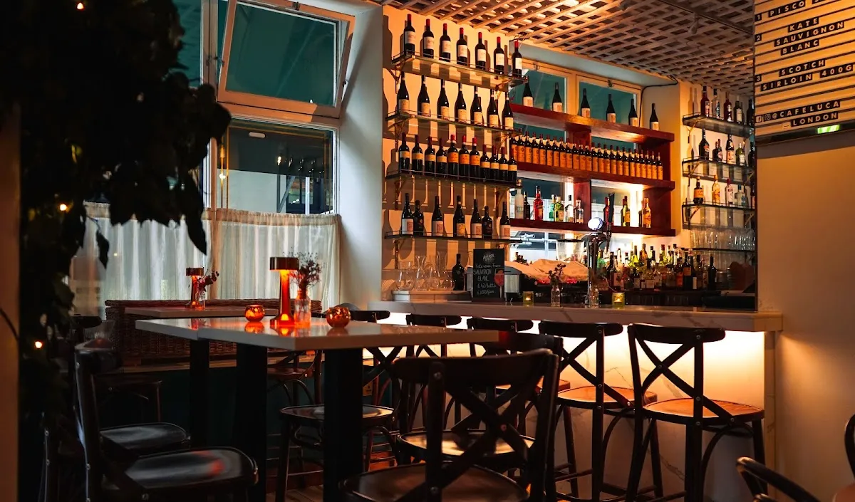 BookNoFees: Restoran – Café Luca – London – Café Luca, foto 1