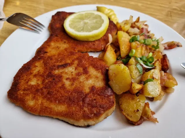 BookNoFees: Kedai snek – Huberta-Grill – Brilon – Huberta-Grill, foto 3