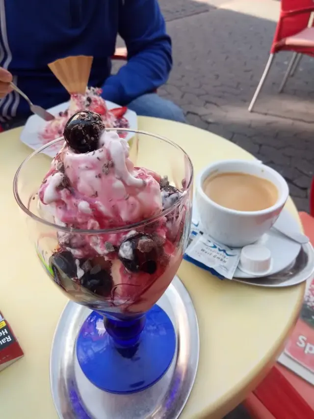 BookNoFees: Restoran – Eiscafé Da Rosa – Werl – Eiscafé Da Rosa, foto 3