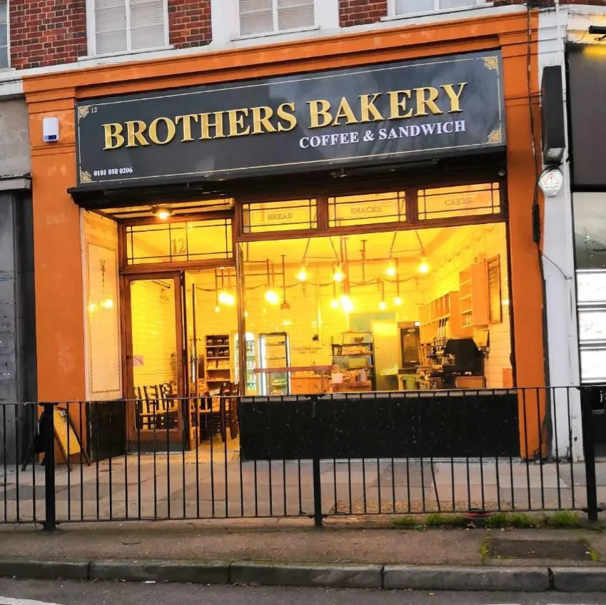 BookNoFees: Kafe – Brothers Bakery – London – Brothers Bakery, foto 1