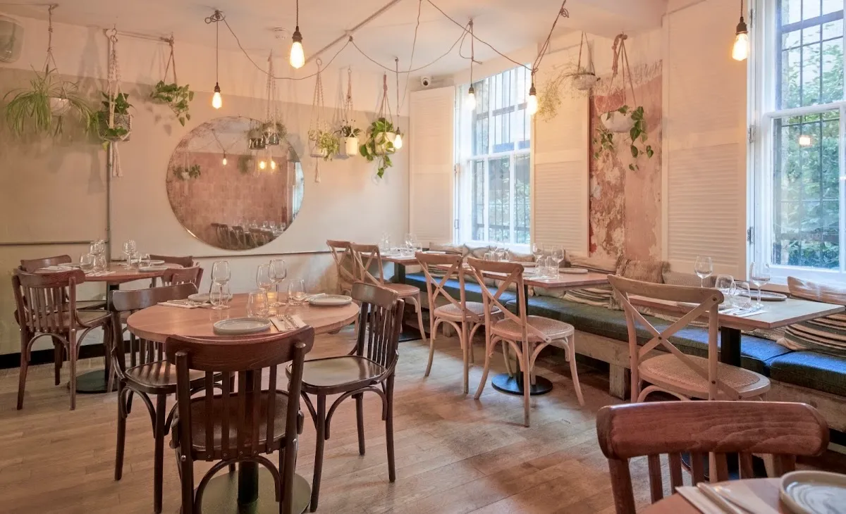 BookNoFees: Restoran – Delamina East – London – Delamina East, foto 1