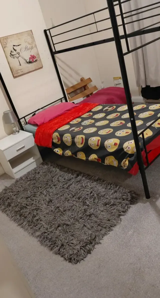 BookNoFees: Bilik dalam sebuah rumah di Leeds – Leeds