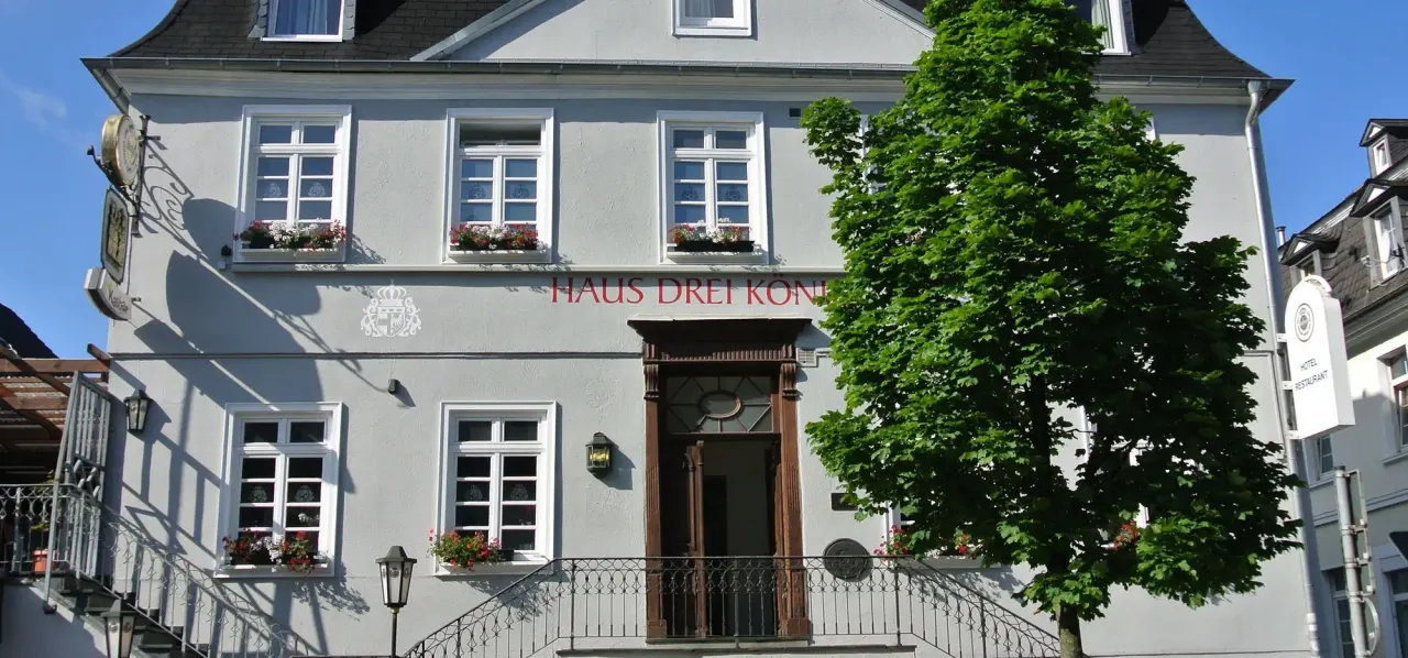 BookNoFees: Restoran – Haus Drei Könige – Balve – Rumah Tiga Raja, foto 1