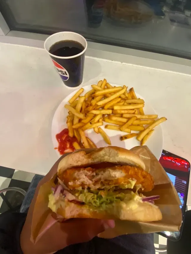 BookNoFees: Kedai snek – Alviksgrillen – Stockholm – Alviksgrillen, foto 3