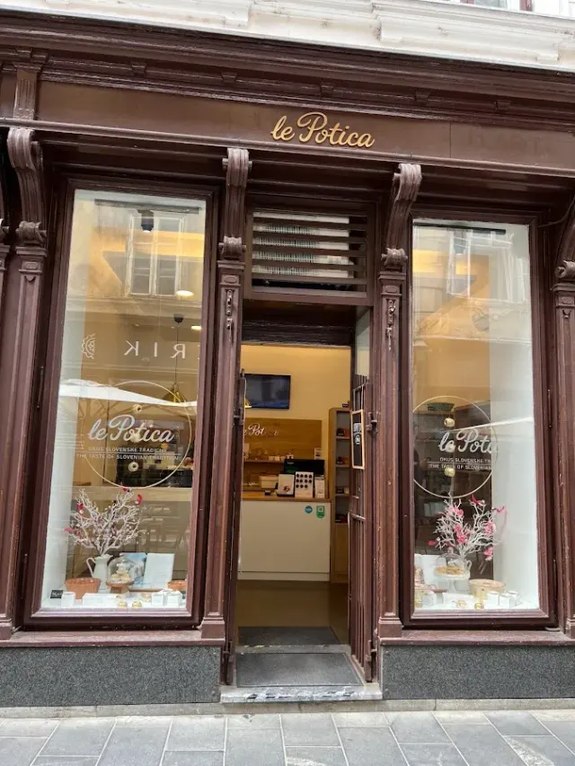 BookNoFees: le Potica, Ljubljana