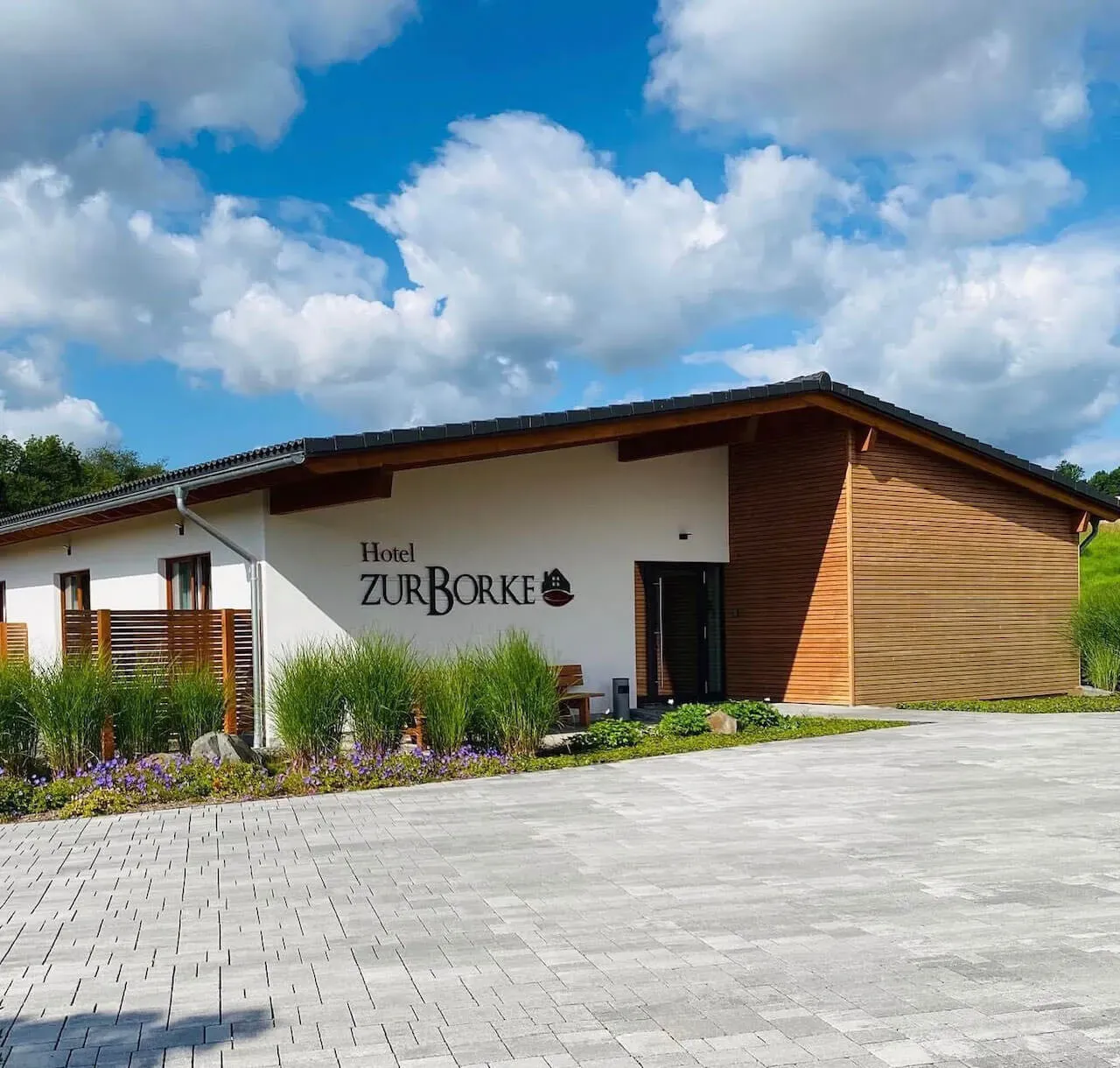 BookNoFees: Restoran – Hotel & Gaststätte Zur Borke – Neuenrade-Affeln – Hotel & Restoran Zur Borke, foto 1