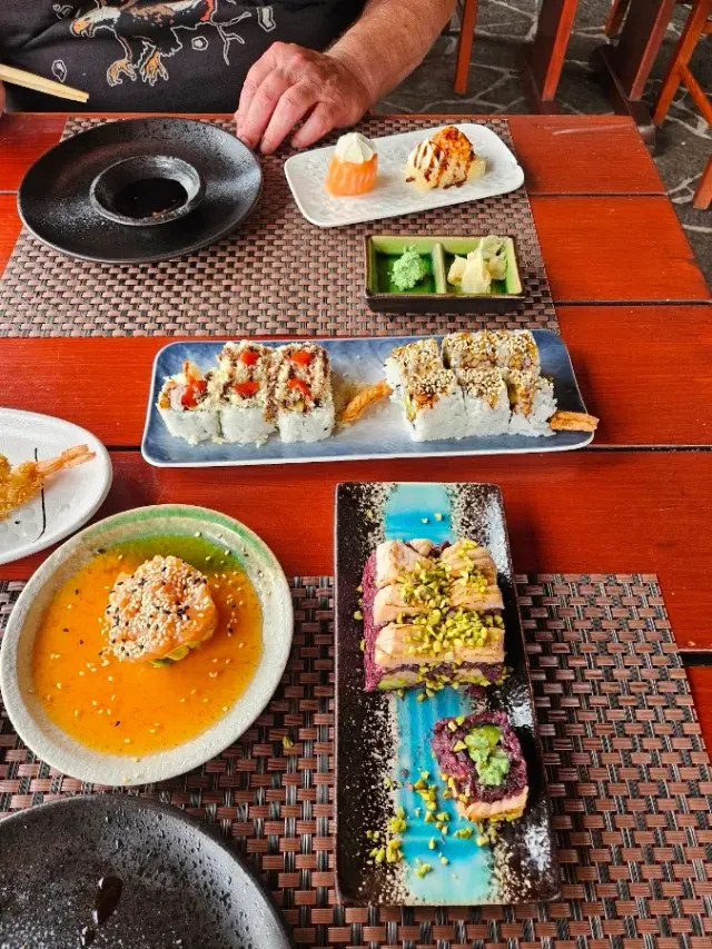 BookNoFees: Restoran – Hinoki - sushi in kitajska restavracija – Ljubljana – Hinoki - restoran sushi dan Cina, foto 2